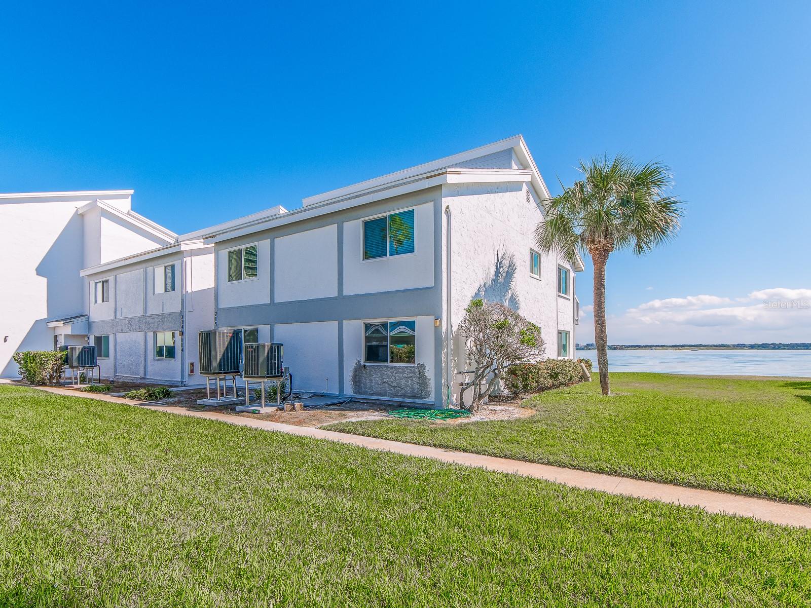 1401 Gulf Blvd #215, FL