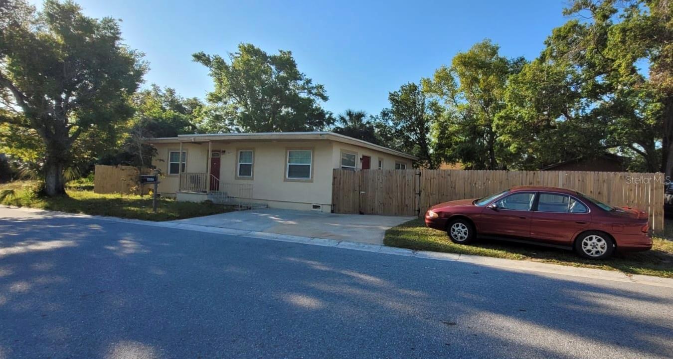 807 Palm Bluff Street, FL