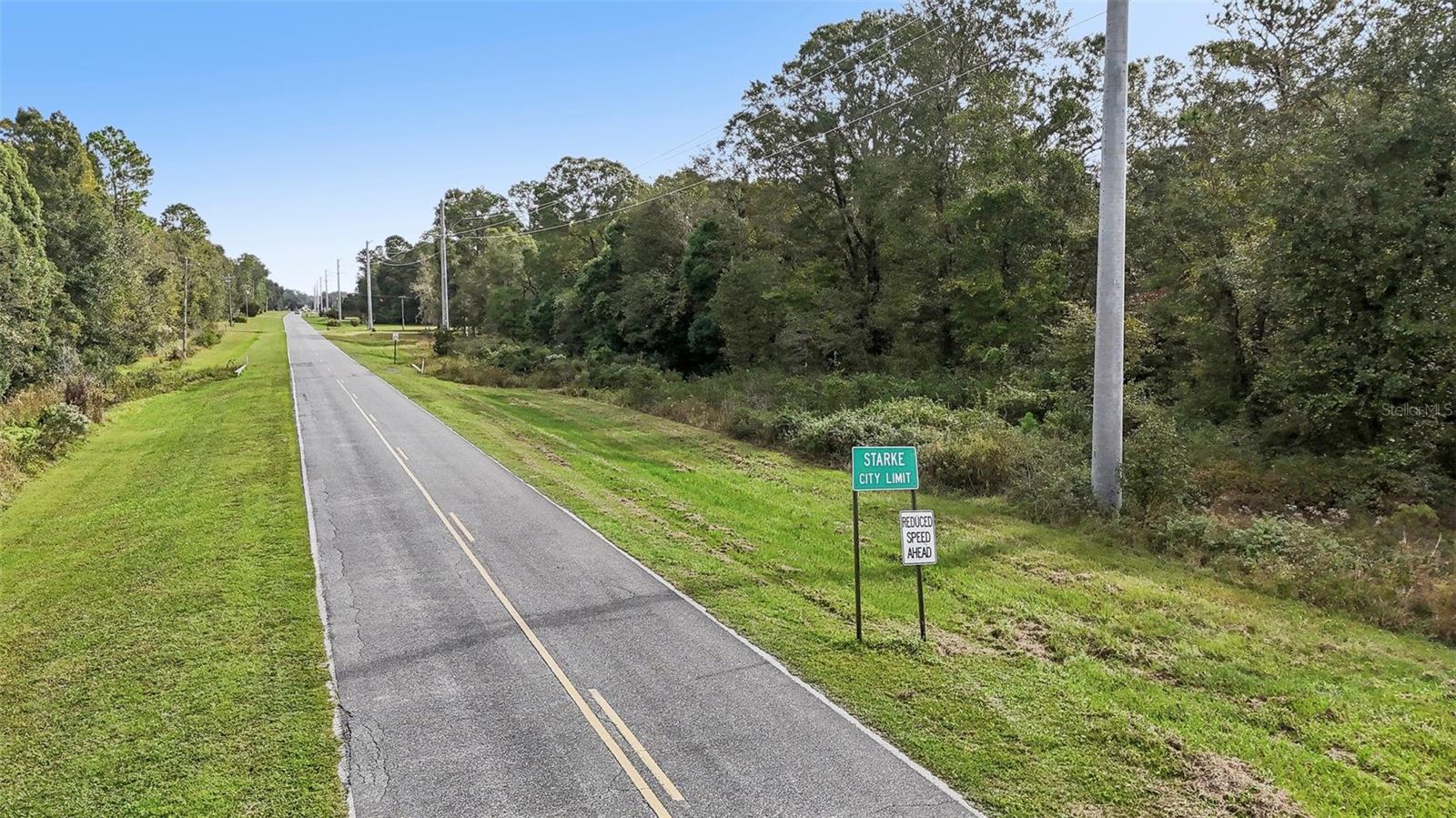 W Edwards Road, FL