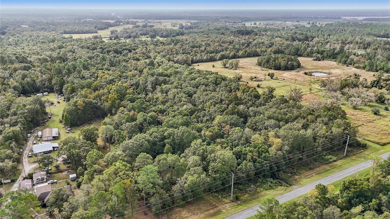 W Edwards Road, FL
