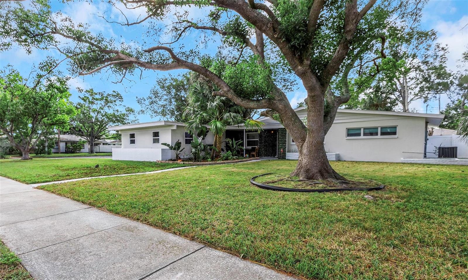 1057 Calumet Street, FL