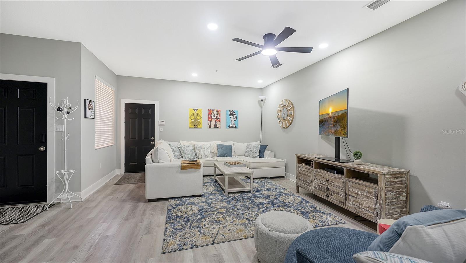 3827 Parkridge Circle, FL
