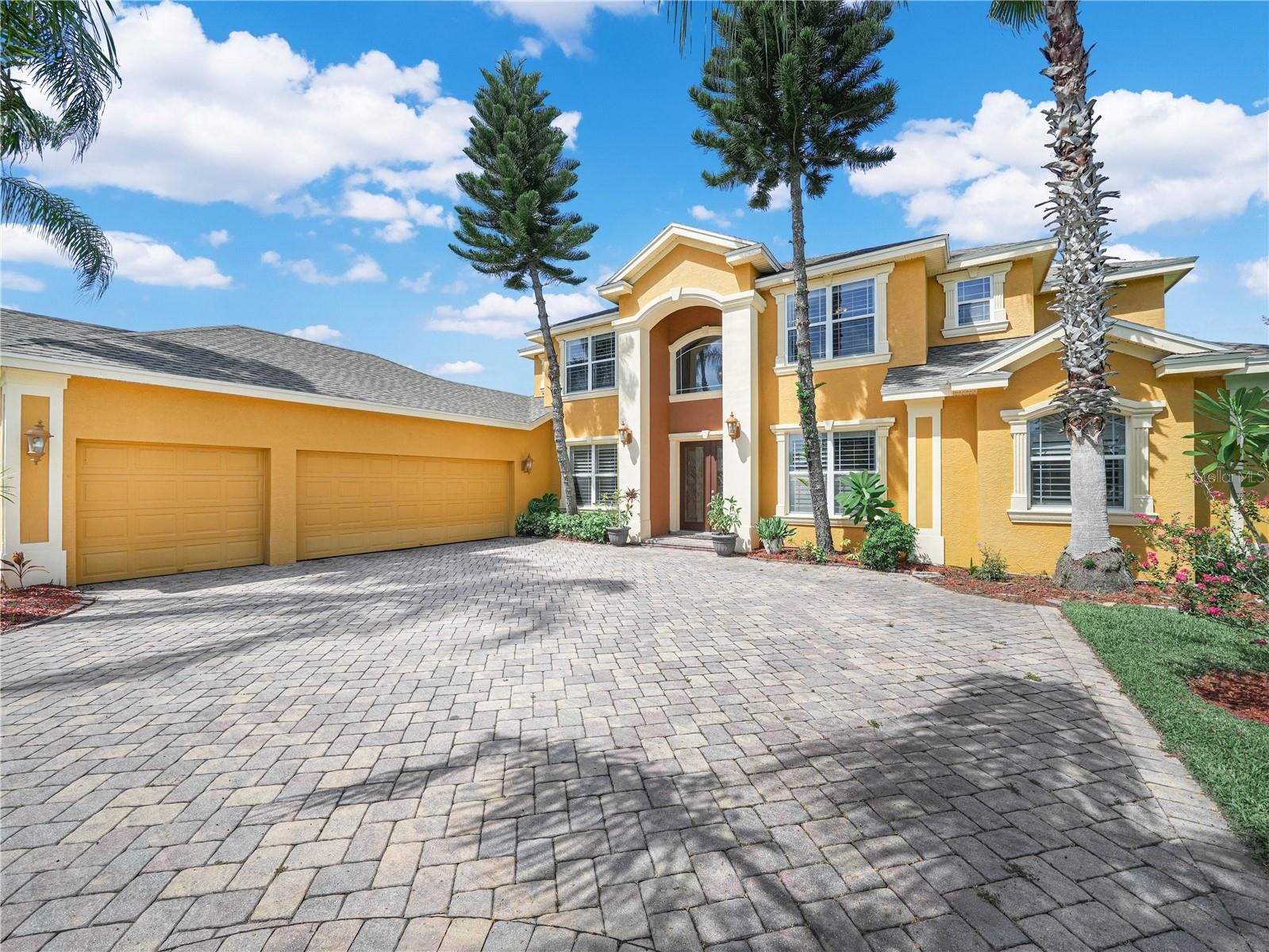 565 Whisper Woods Drive, FL