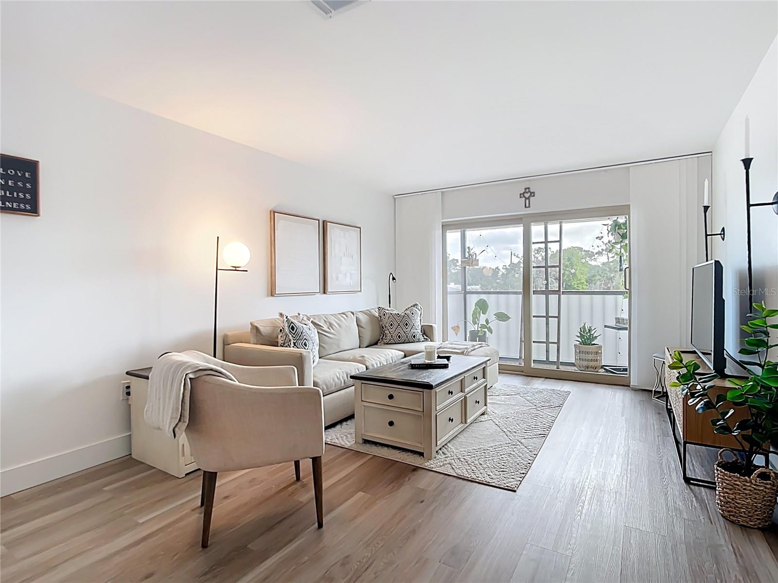 516 Parkdale Mews, FL