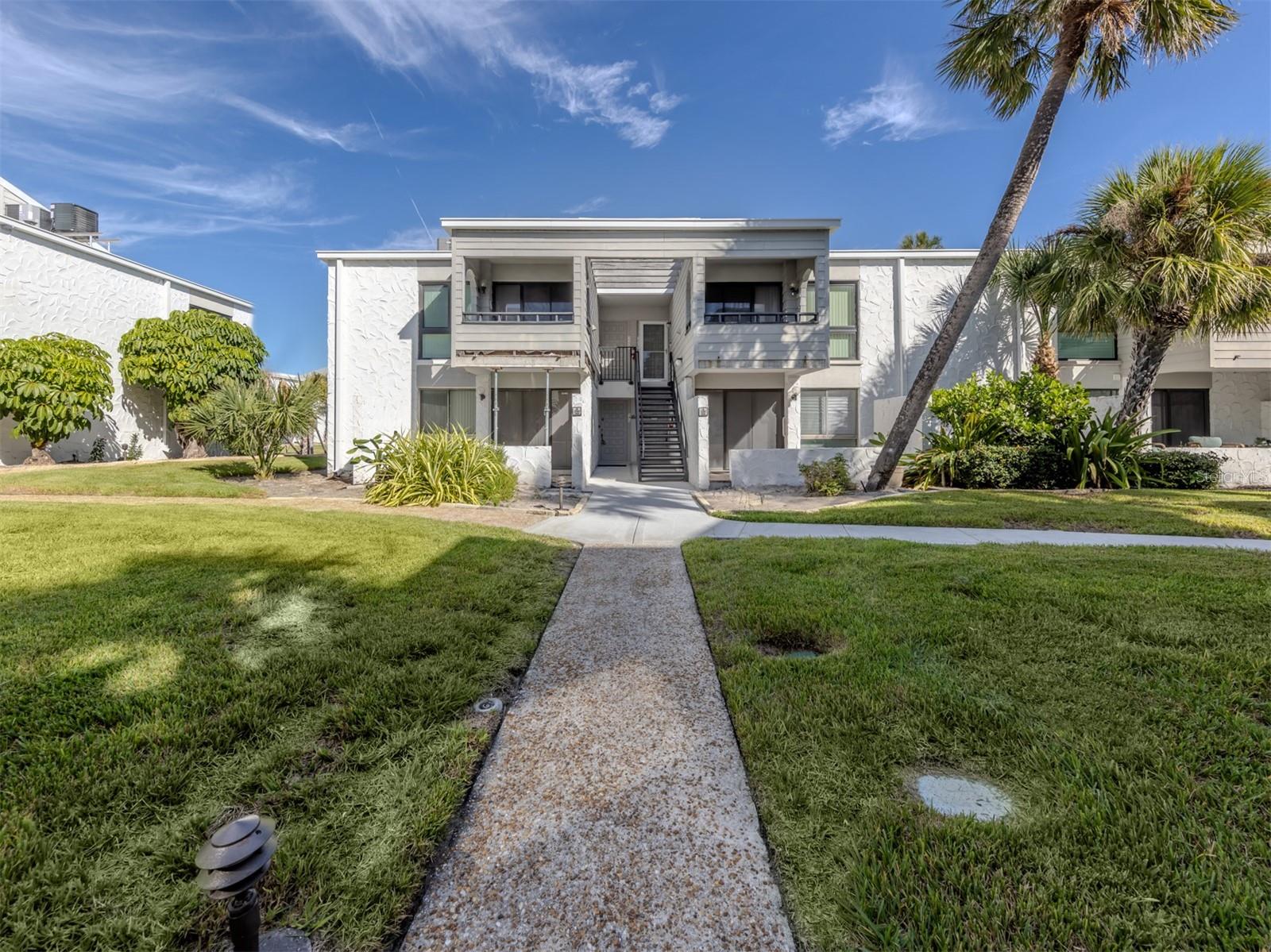 1555 Tarpon Center Dr #140, FL