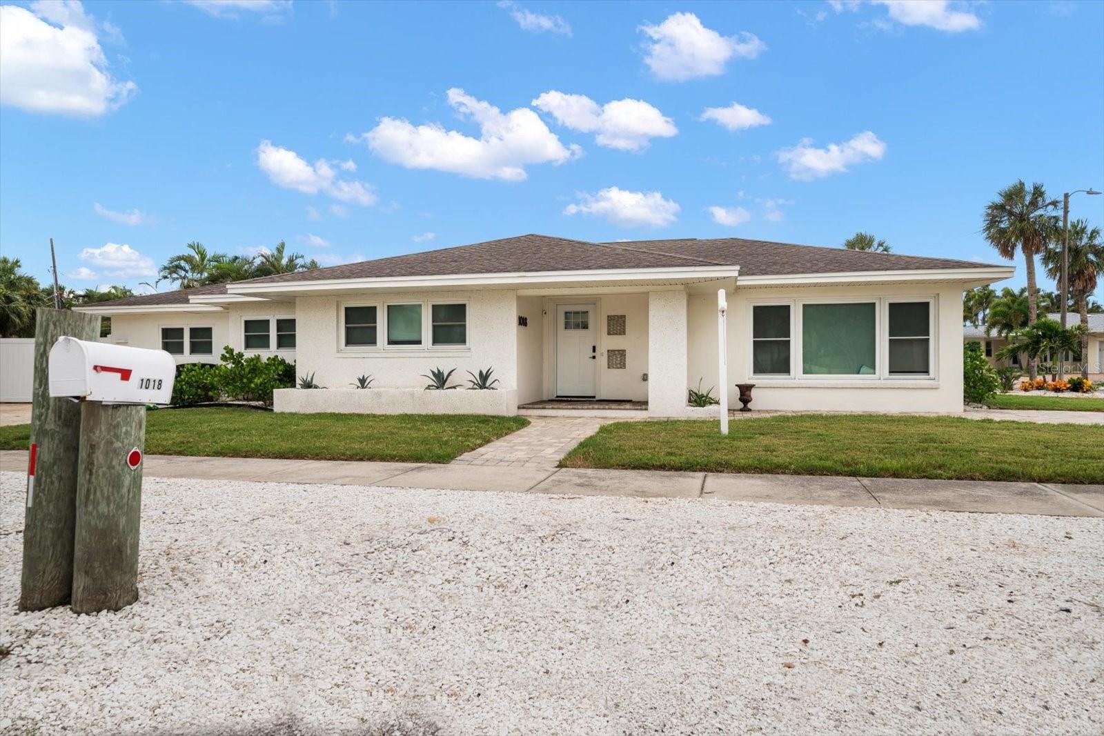 1018 Bay Esplanade, FL