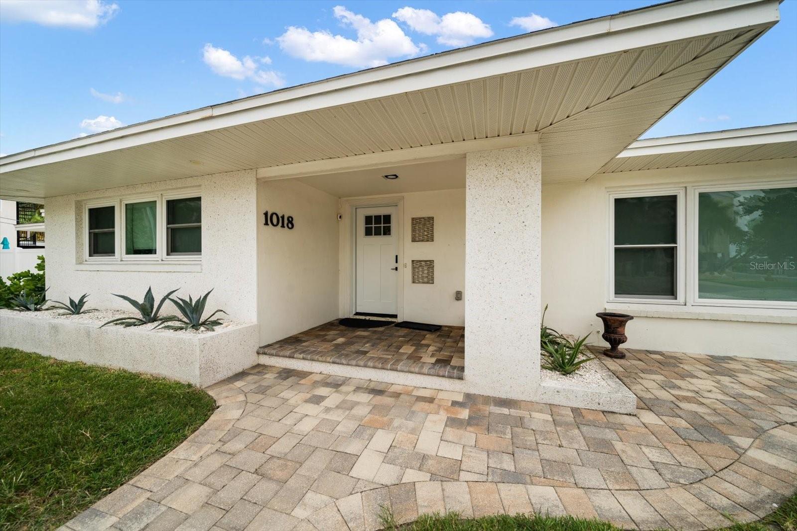 1018 Bay Esplanade, FL