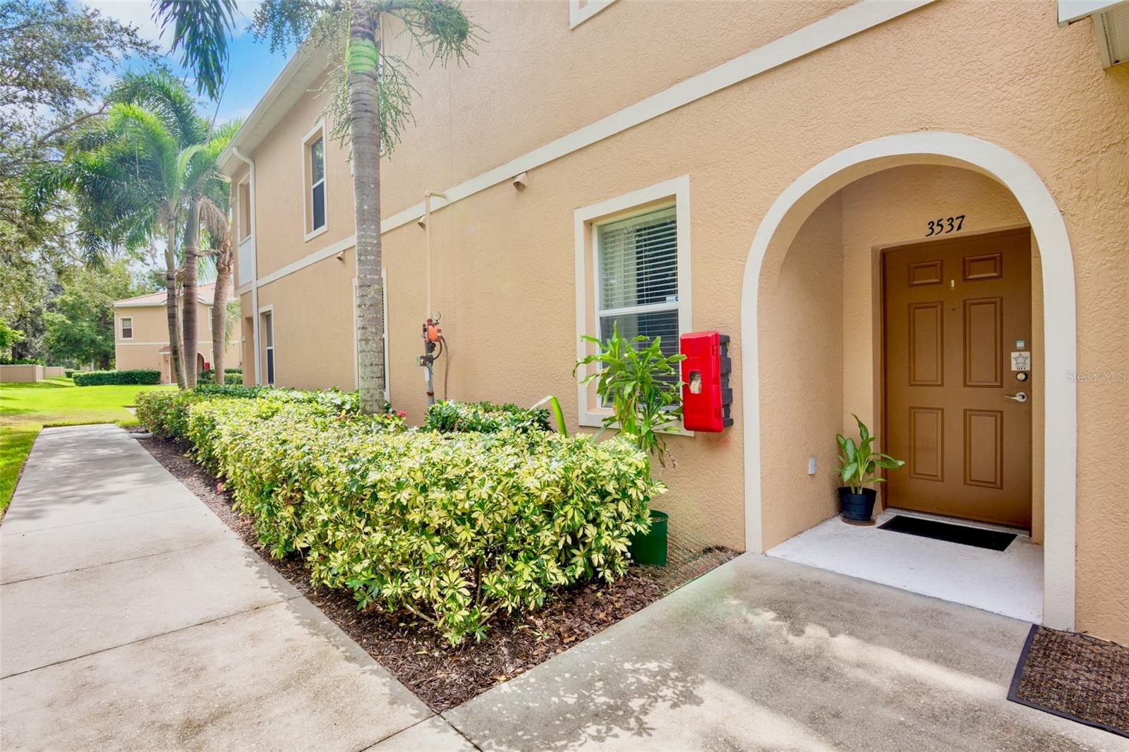 3537 Parkridge Circle, FL