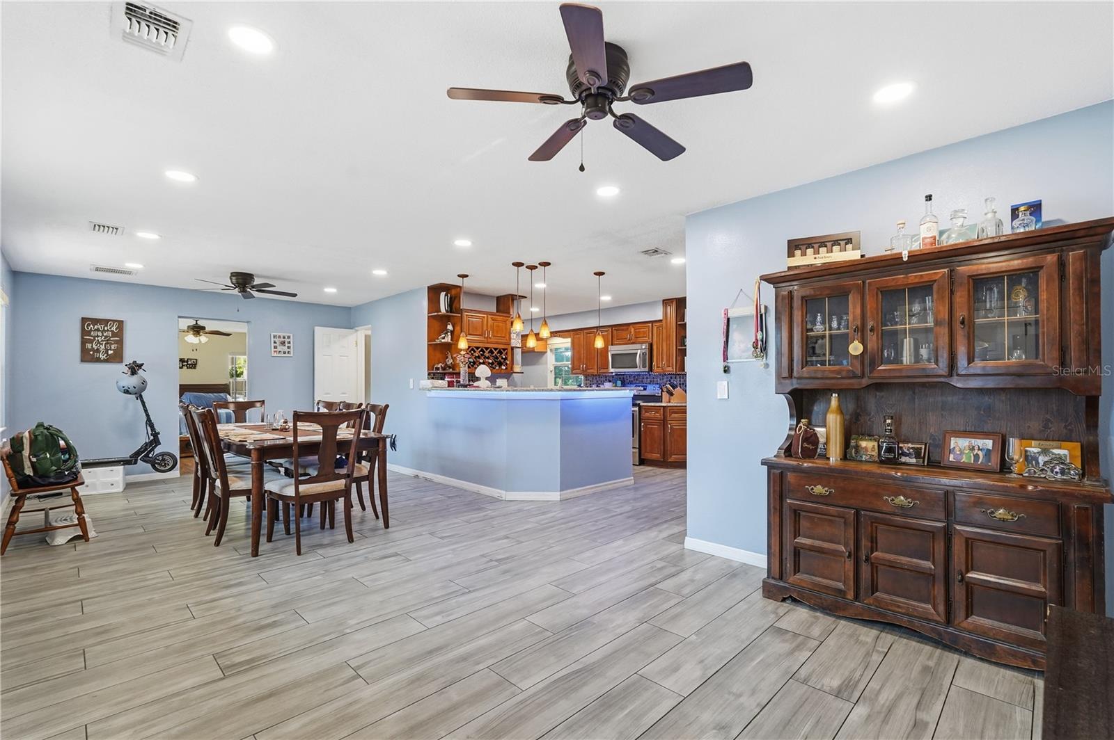 940 Orangeview Drive, FL
