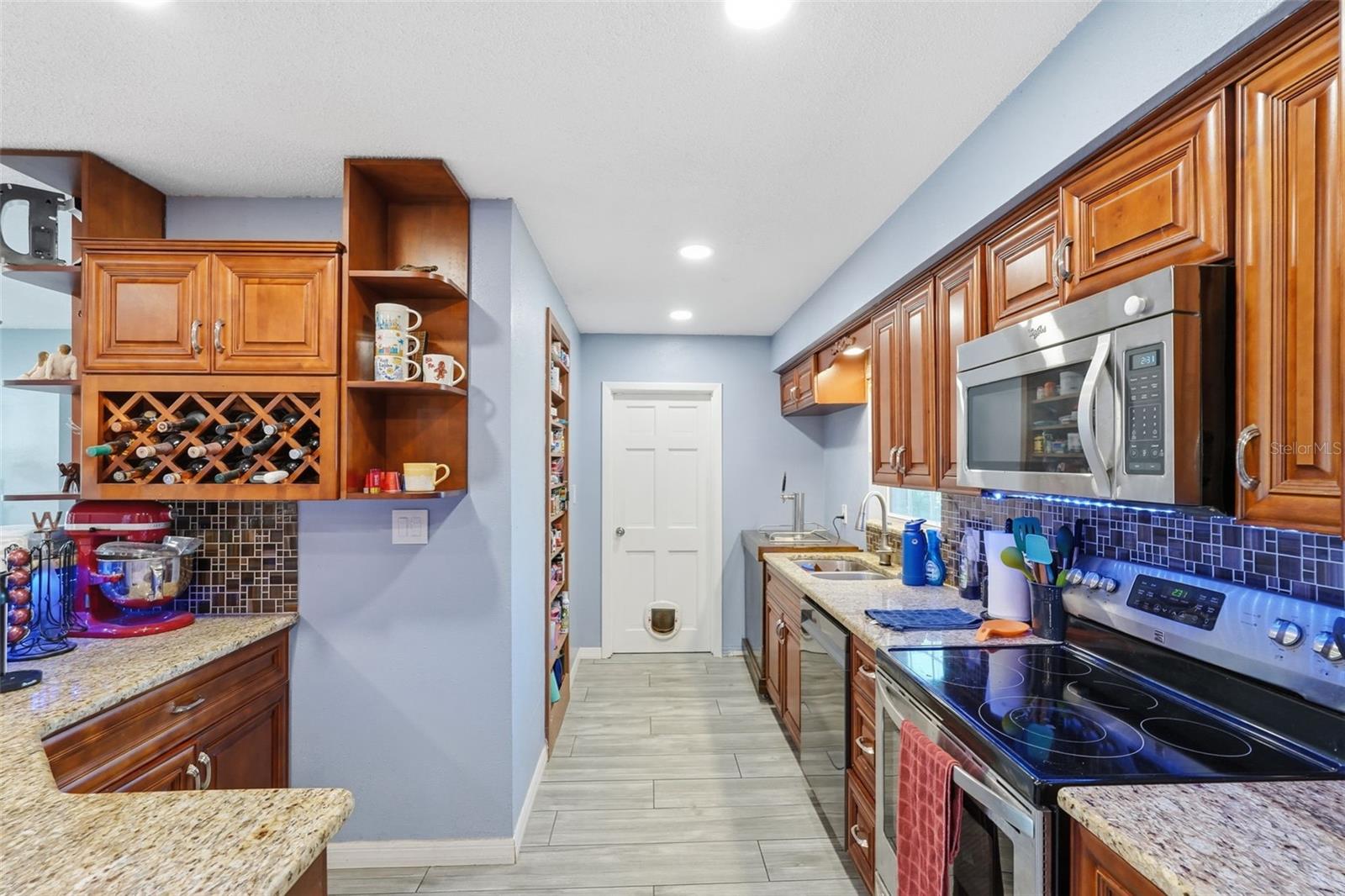 940 Orangeview Drive, FL