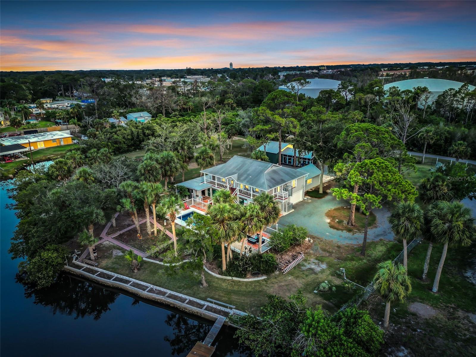 4915 South Road, FL