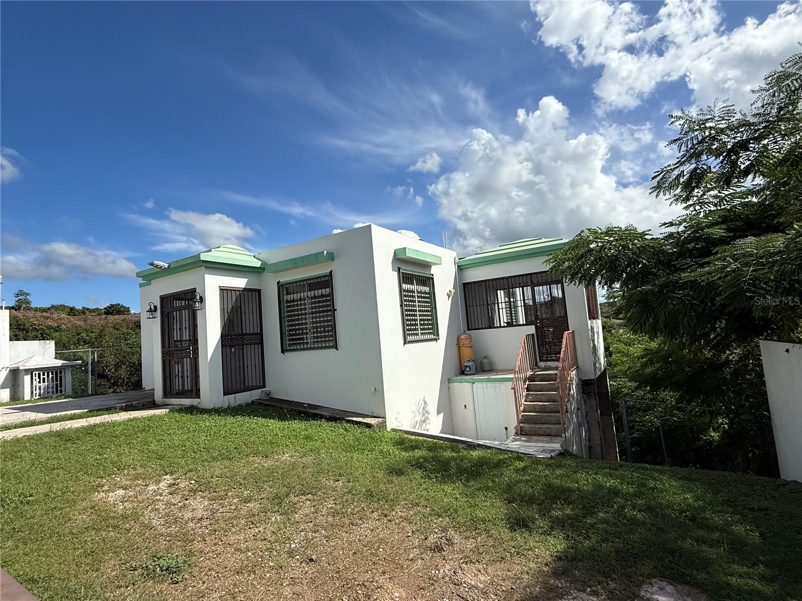 Carr 411 Km 0.20 Bo. Calvache, PR