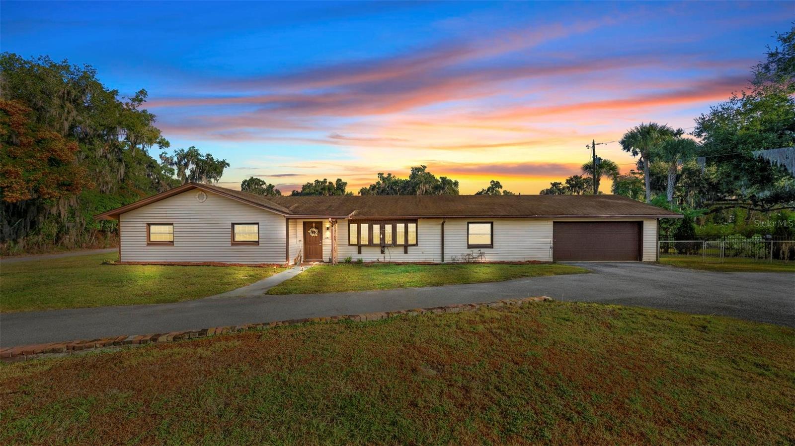 37104 County Road 452, FL