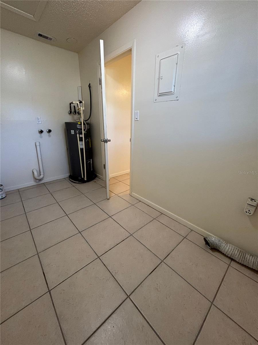 822a Lone Oak Drive, FL