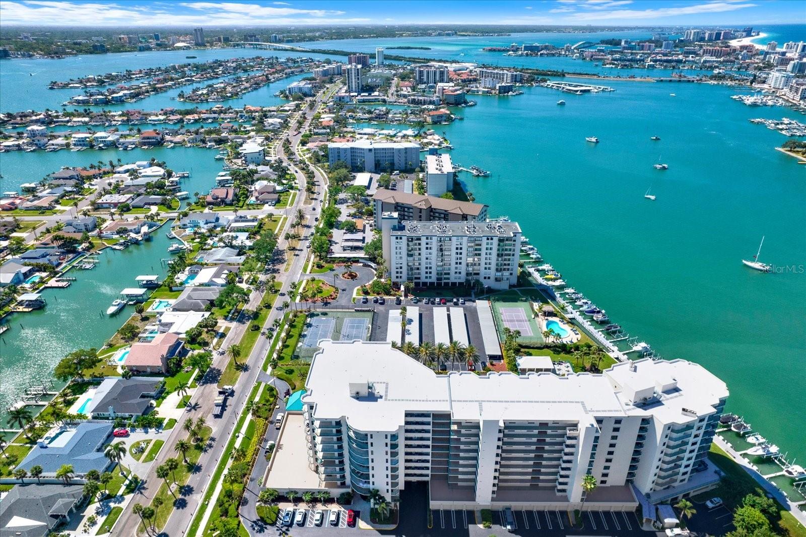 670 Island Way, FL