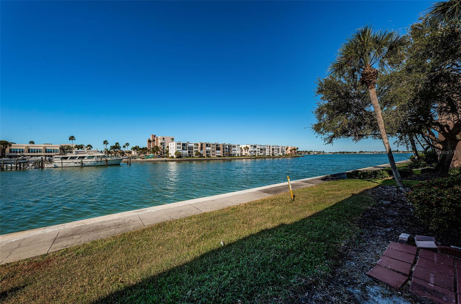 7420 Bay Island Dr S #171, FL