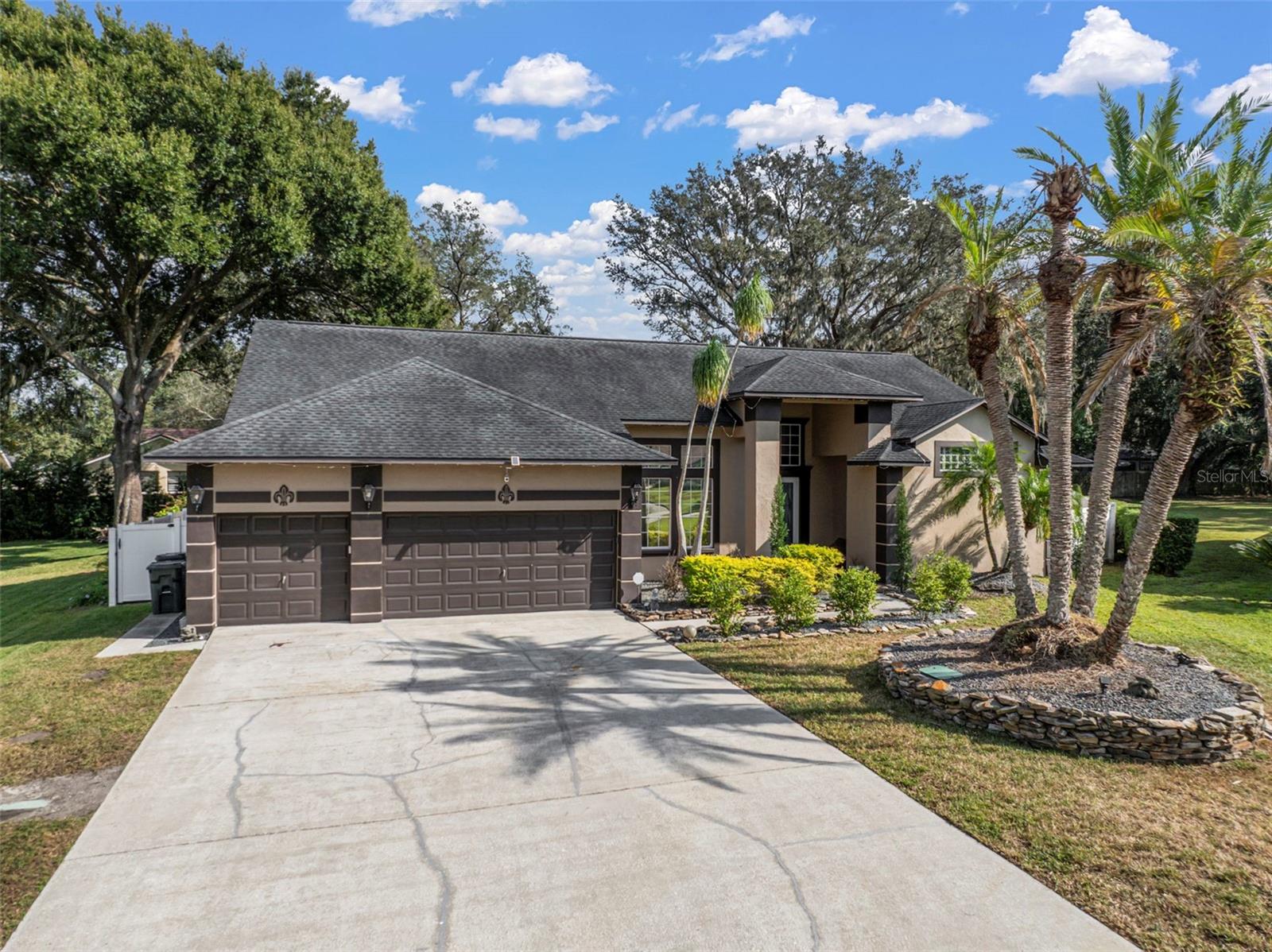 424 Summit Chase Drive, FL