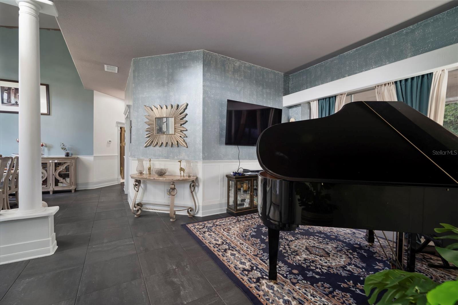 424 Summit Chase Drive, FL