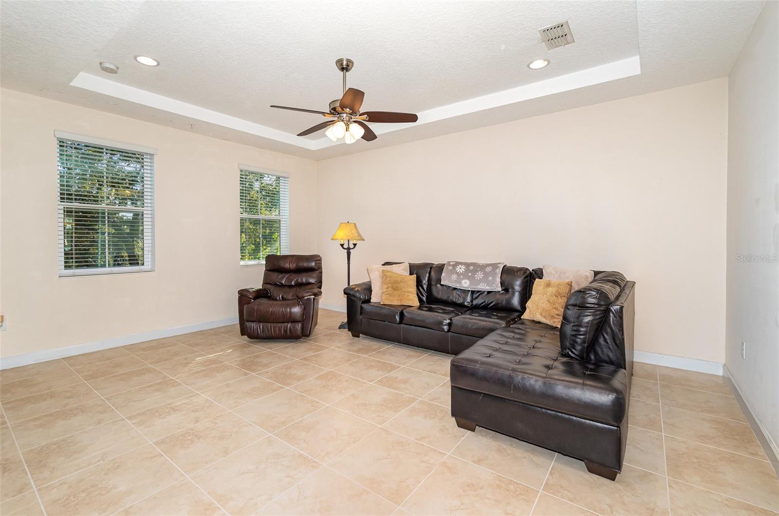 669 Hangnest Lane, FL