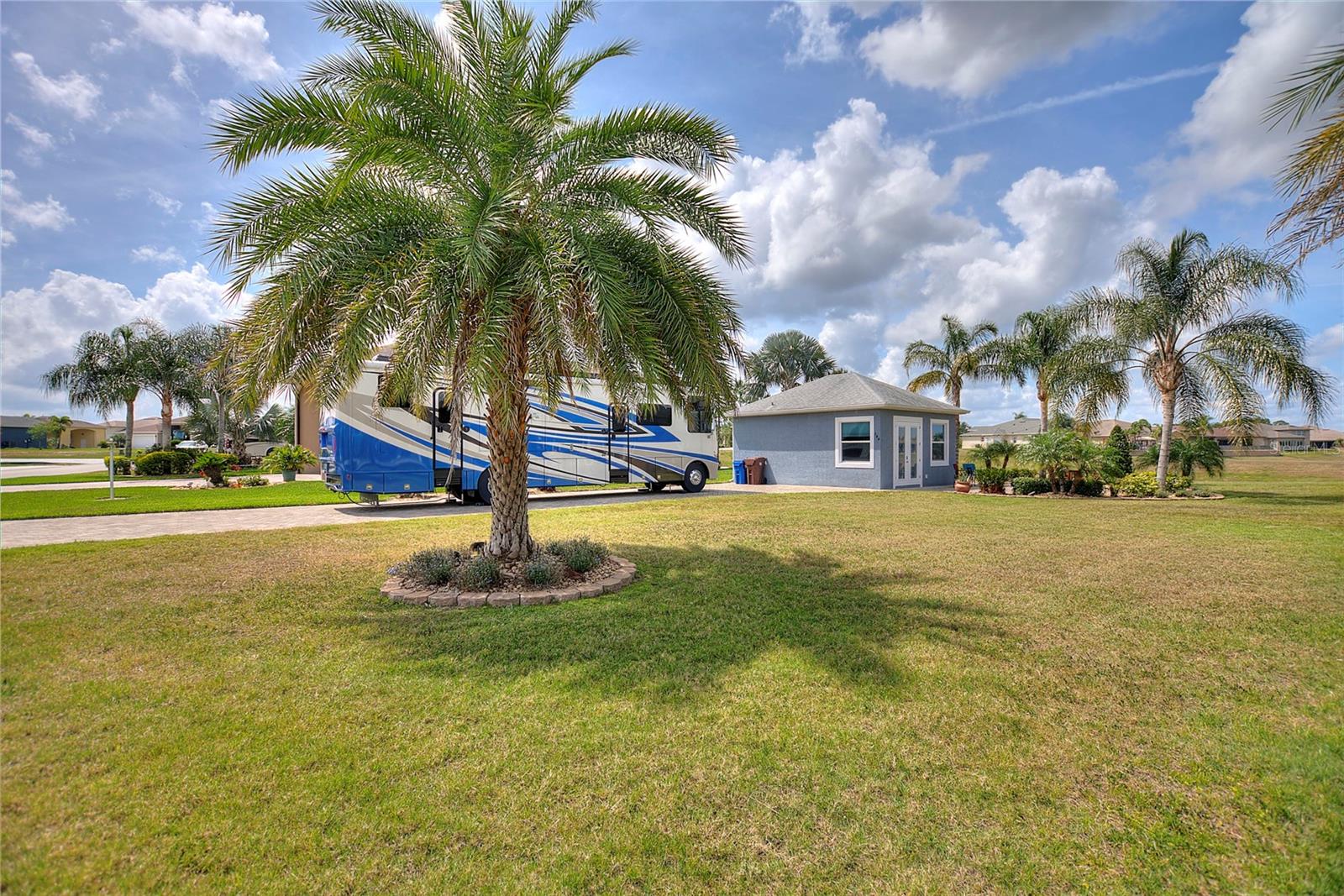 544 Narrow Pond Rd, FL