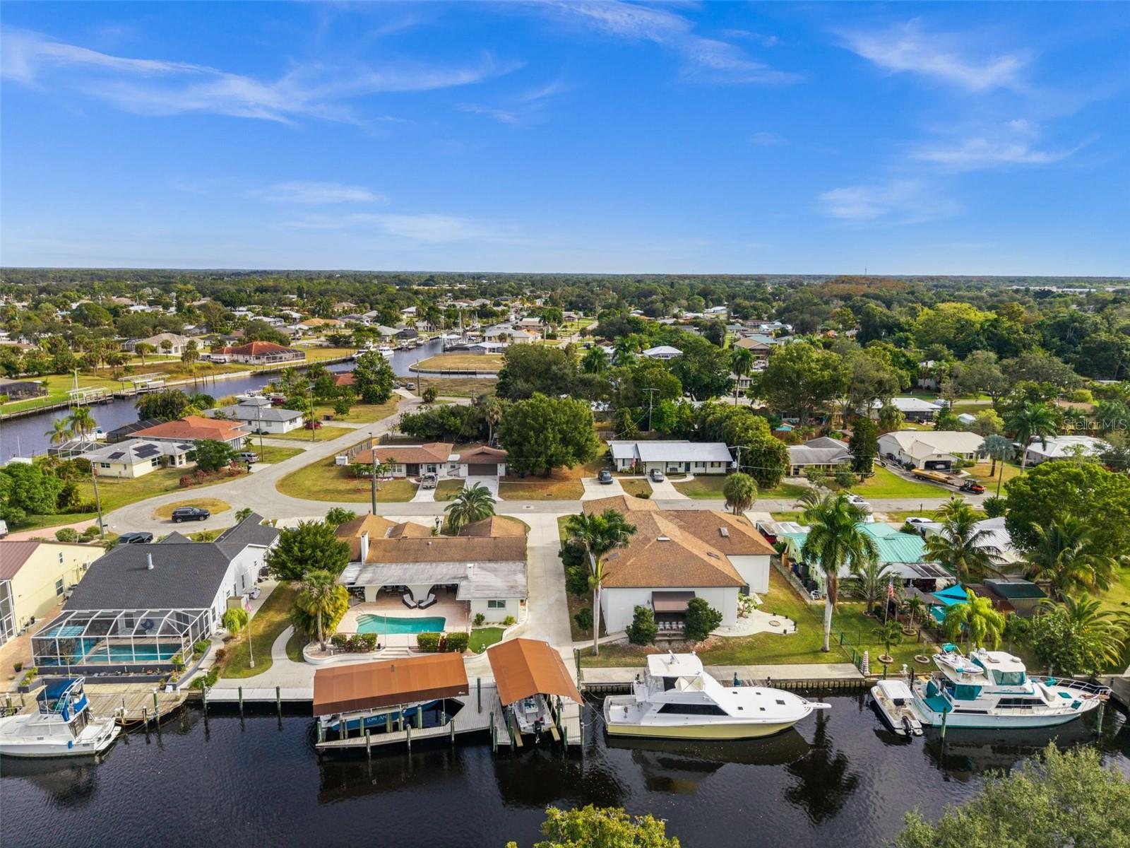 2129 W Tobago Cir, FL