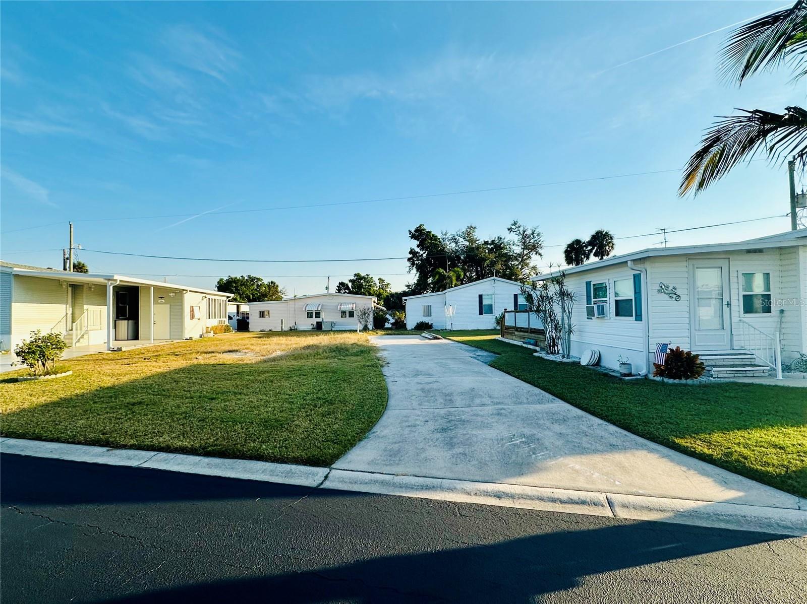 522 Centre St, FL