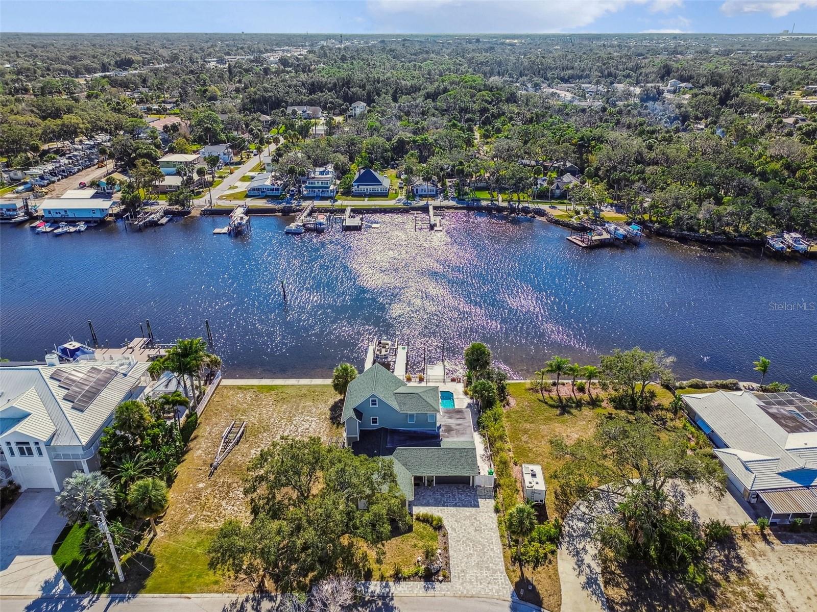 8025 Island Dr, FL