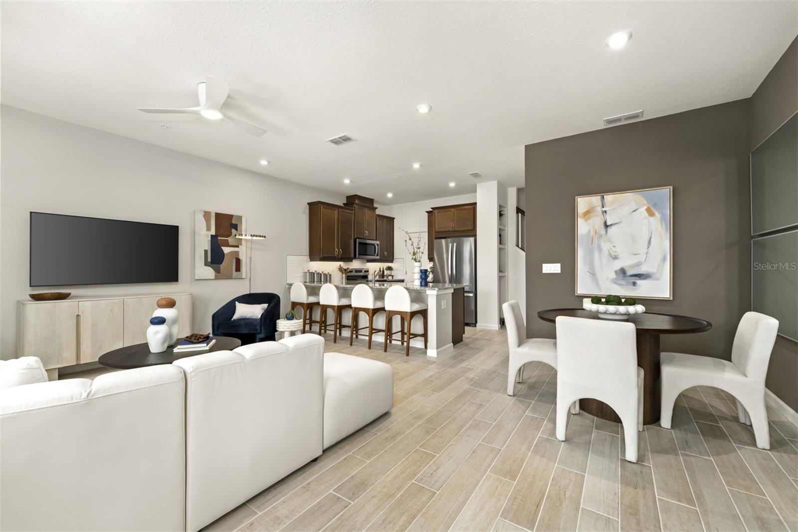 9868 Walkway Drive, FL