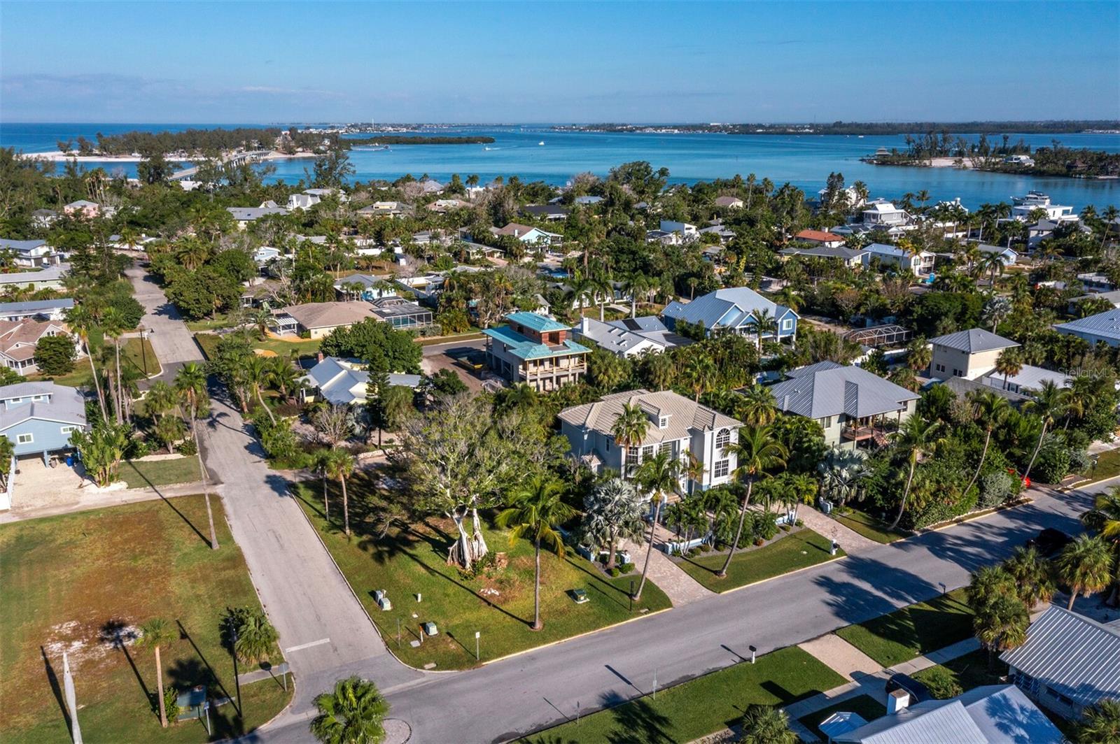 641 Broadway St, FL