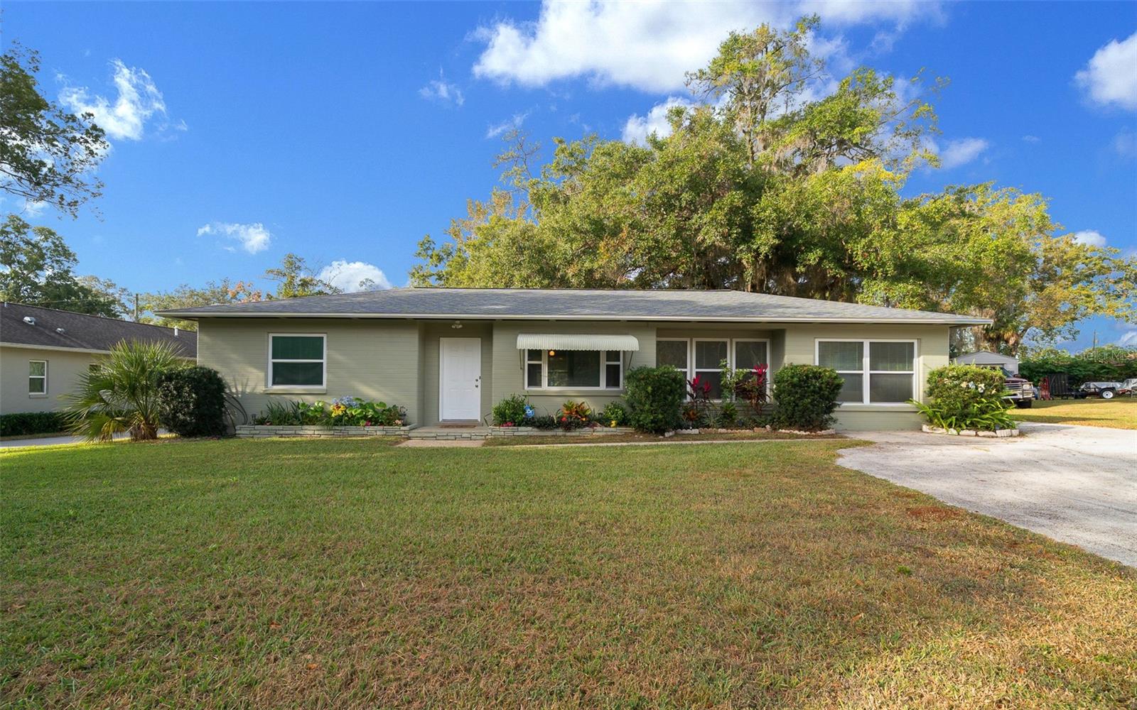 2810 Lake Weir Avenue, FL