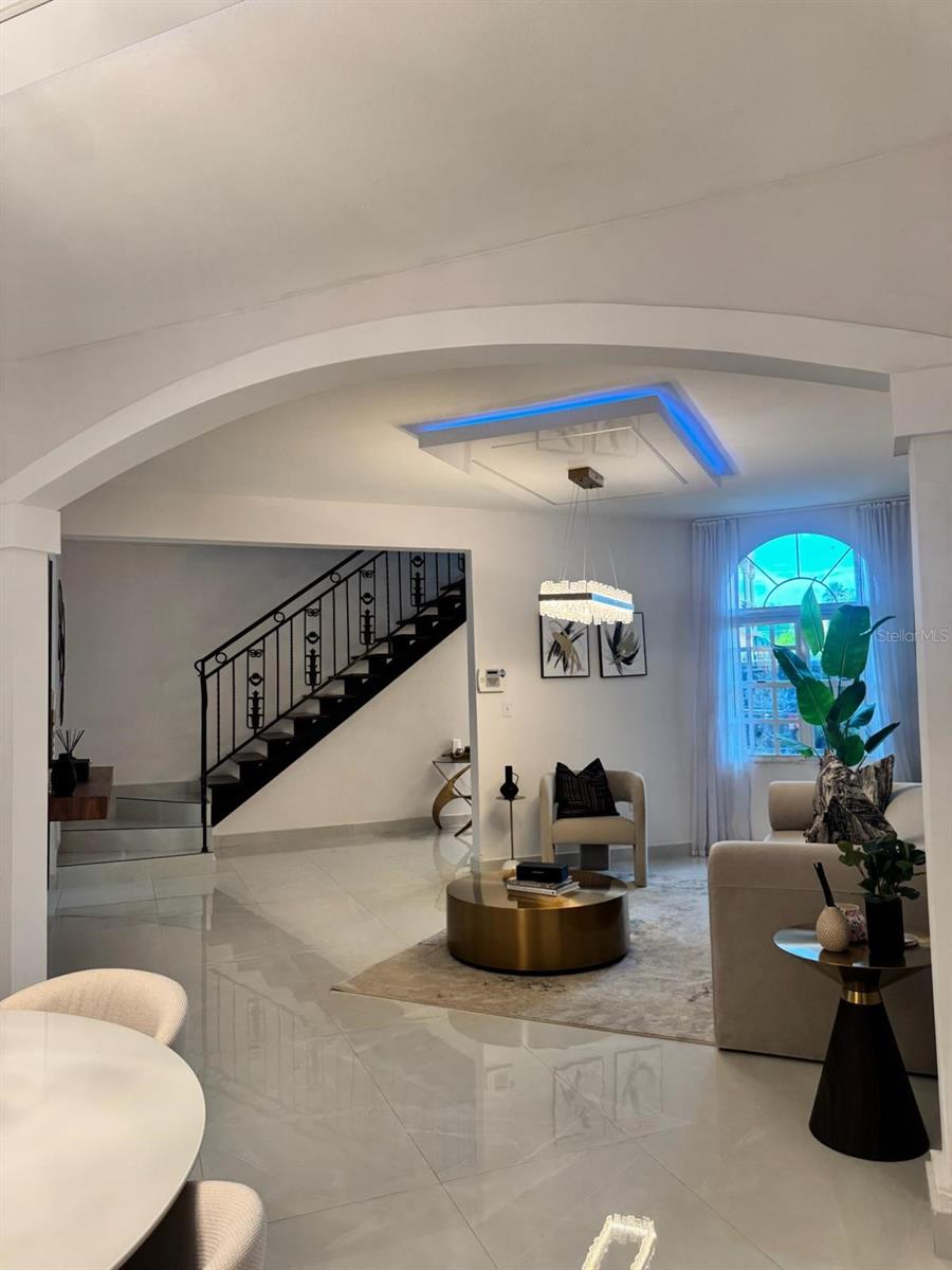 B7 Brighton Country Club, PR