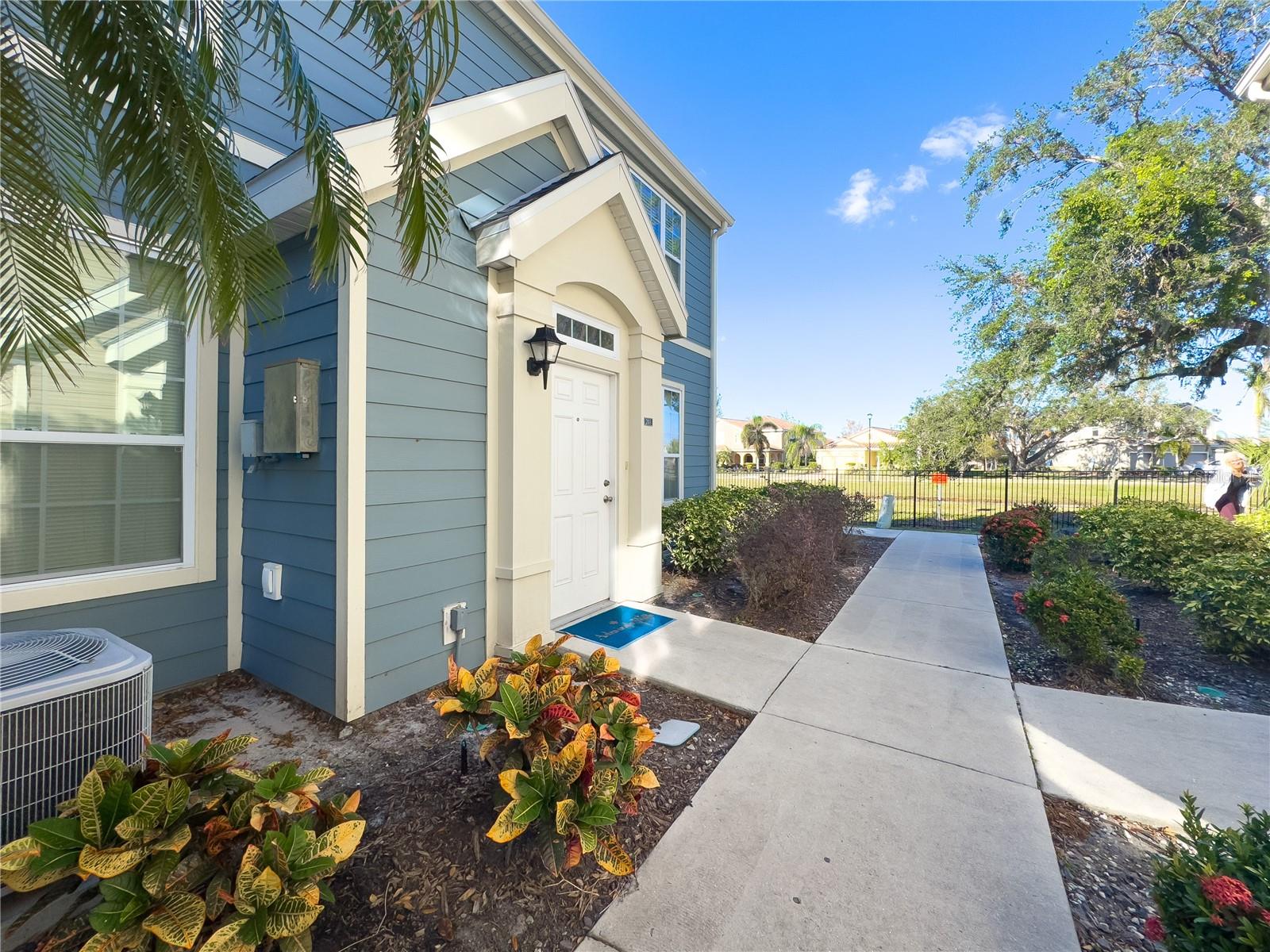 5521 Rosehill Rd #203, FL