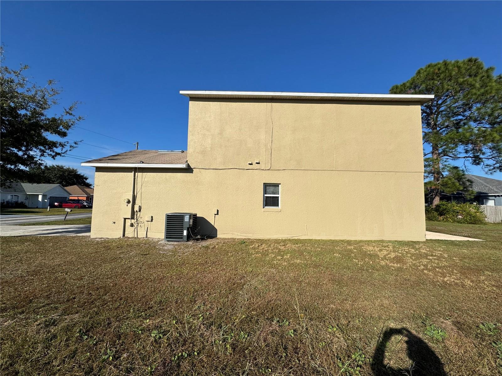 681 Basingstoke Court, FL