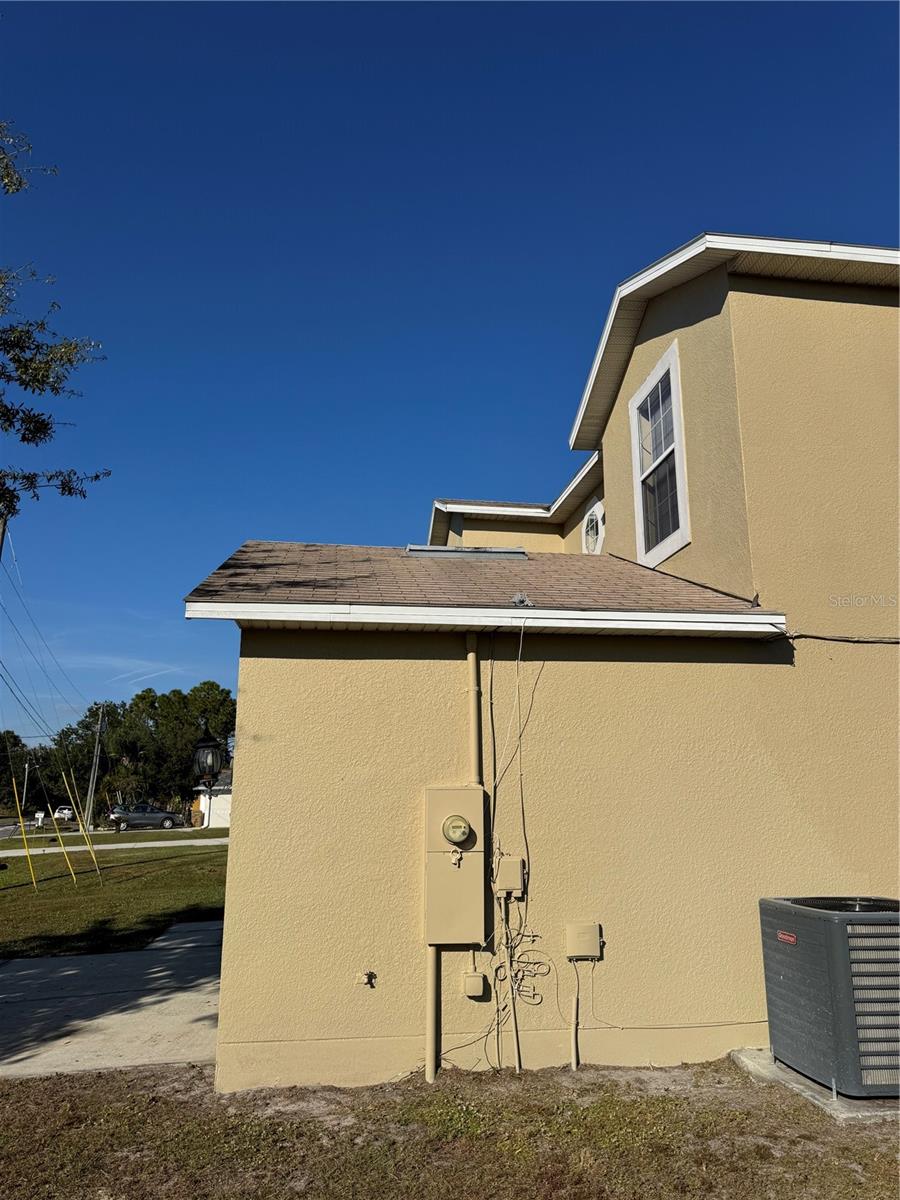681 Basingstoke Court, FL