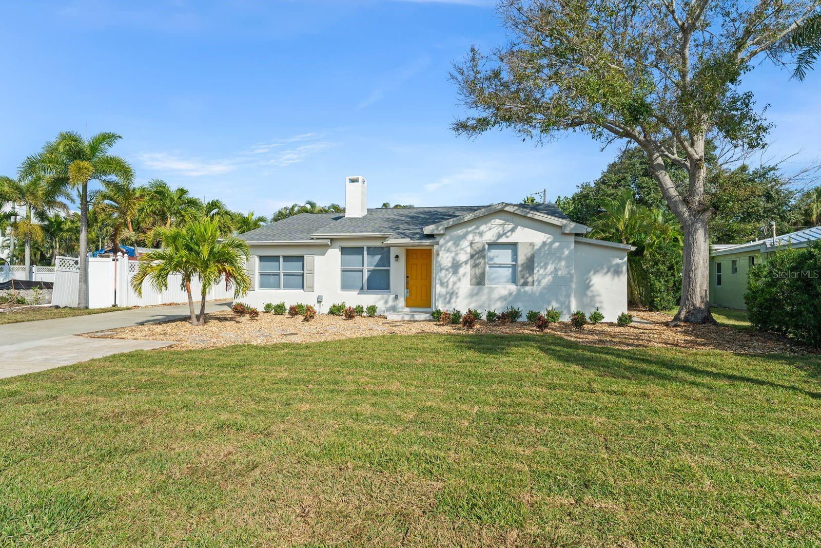 107 4th St, FL