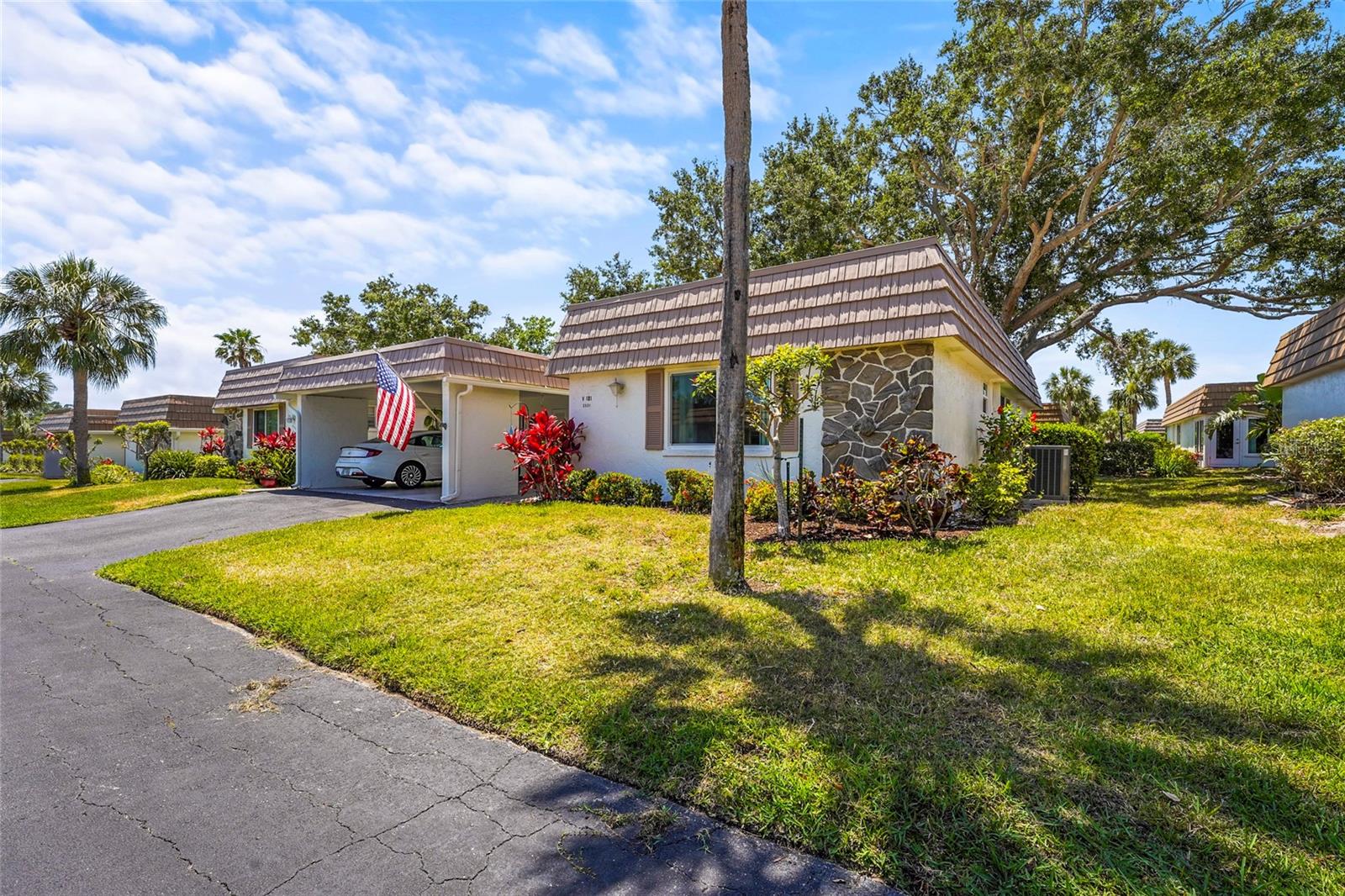2531 Riverbluff Parkway, FL