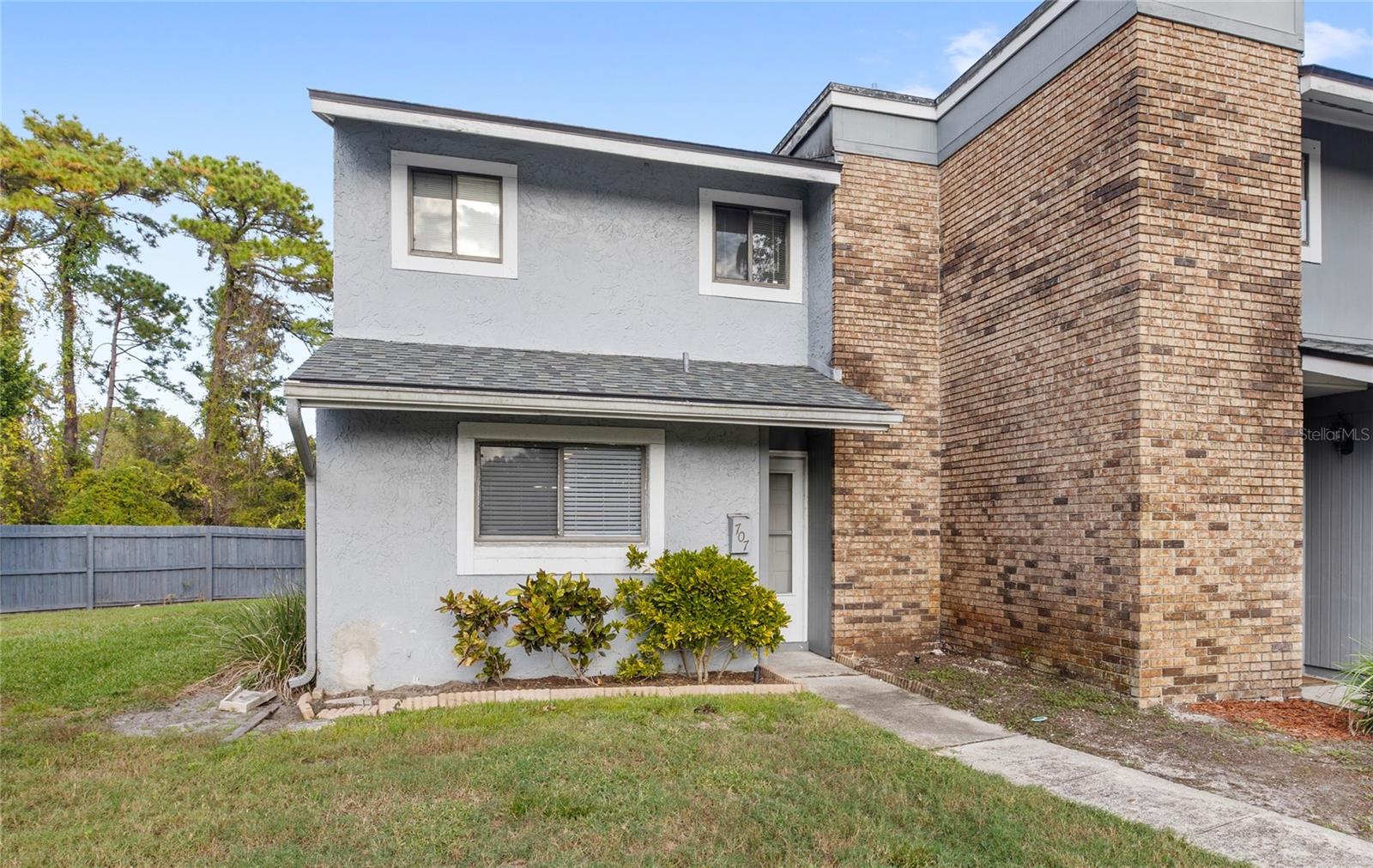 707 Saint Matthew Cir, FL