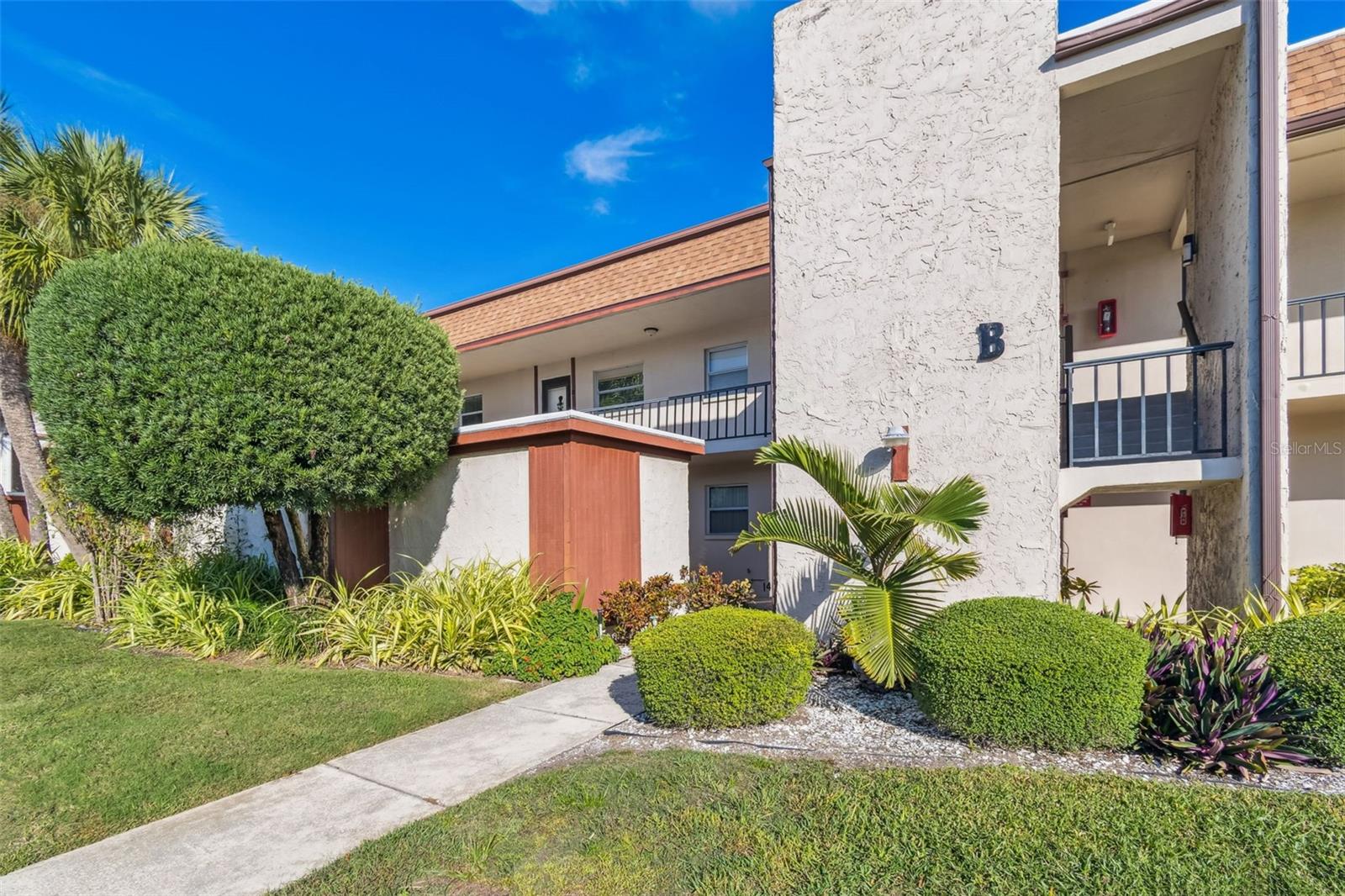 2750 E Bay Dr #12b, FL