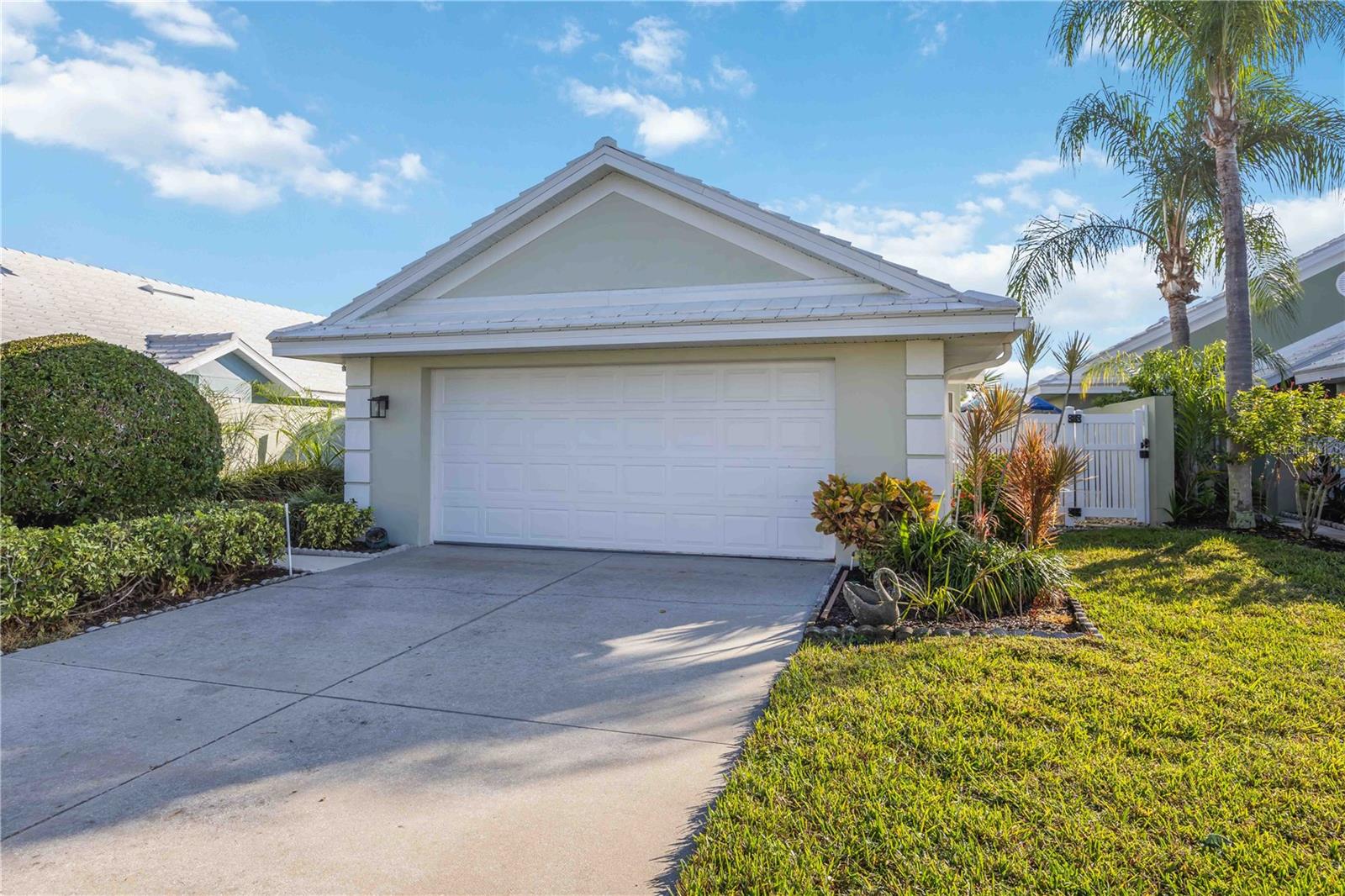 805 Harrington Lake Drive, FL