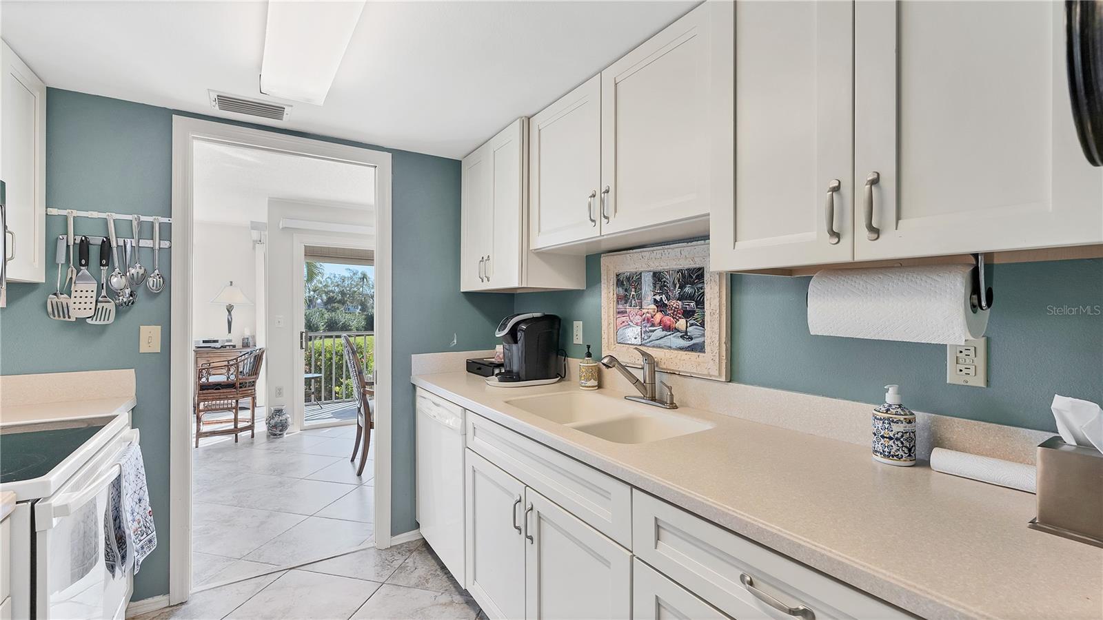 983 Sandpiper Circle, FL
