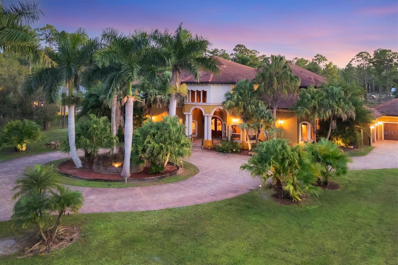 3657 Tropicaire Blvd, FL