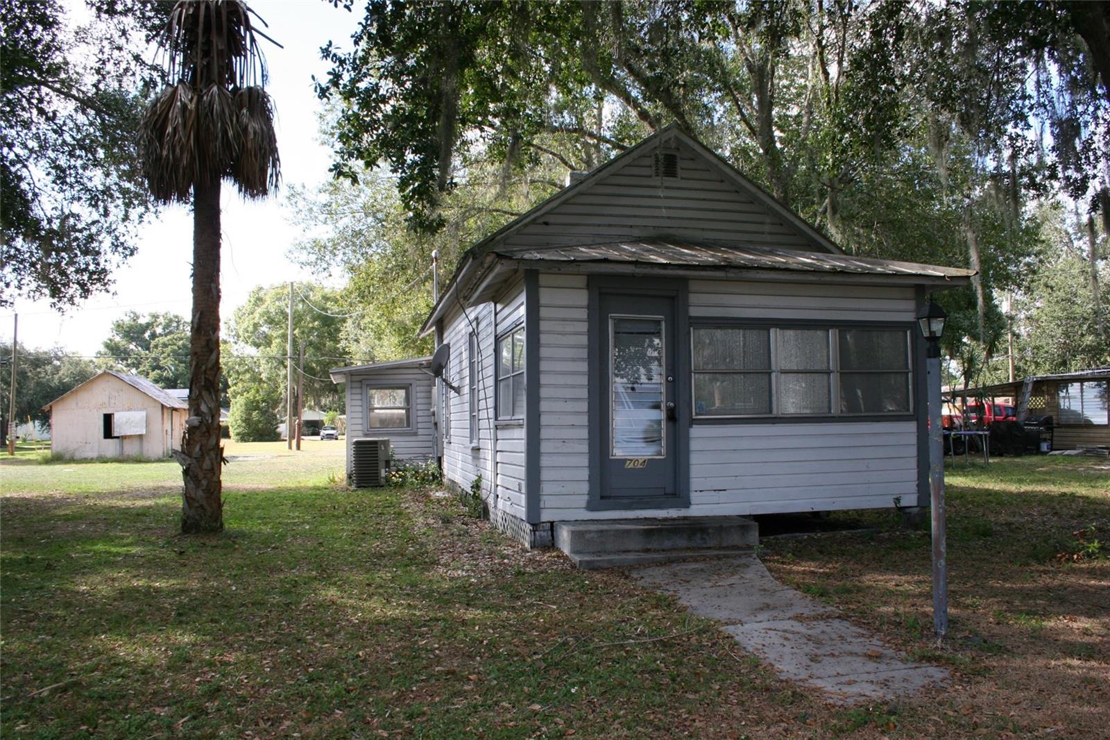 704 Mississippi Ave, FL