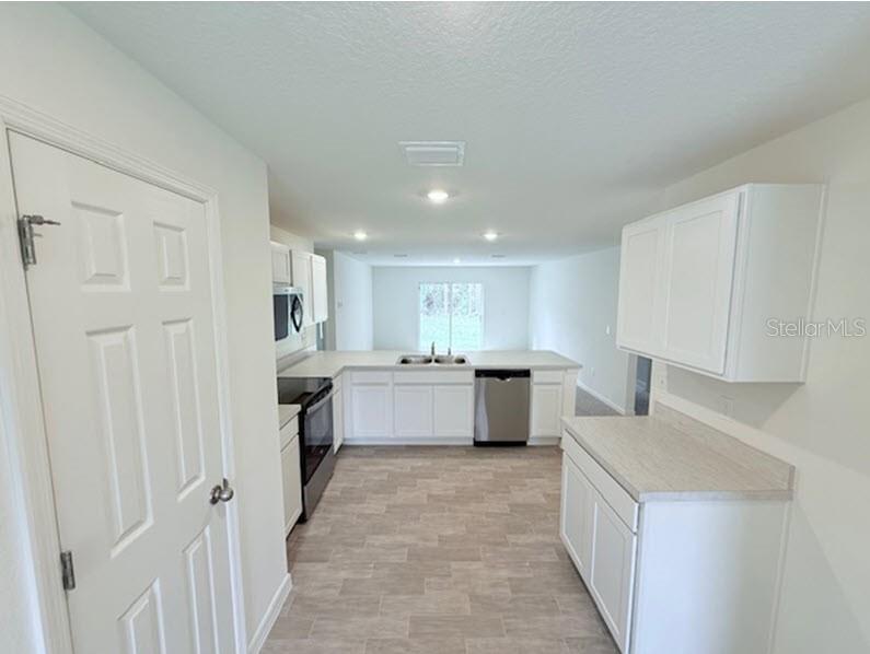 10 Ryland Drive, FL