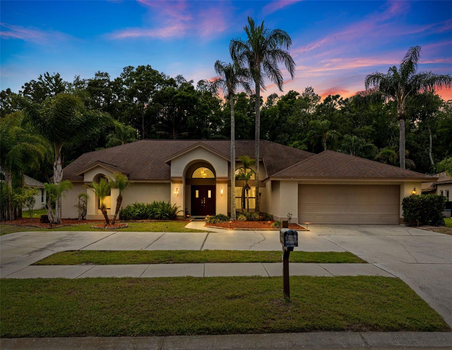 450 Waterford Cir E, FL