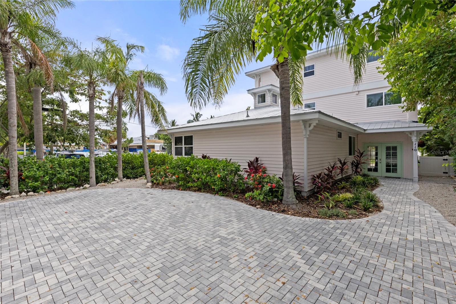 110 Spring Ave, FL