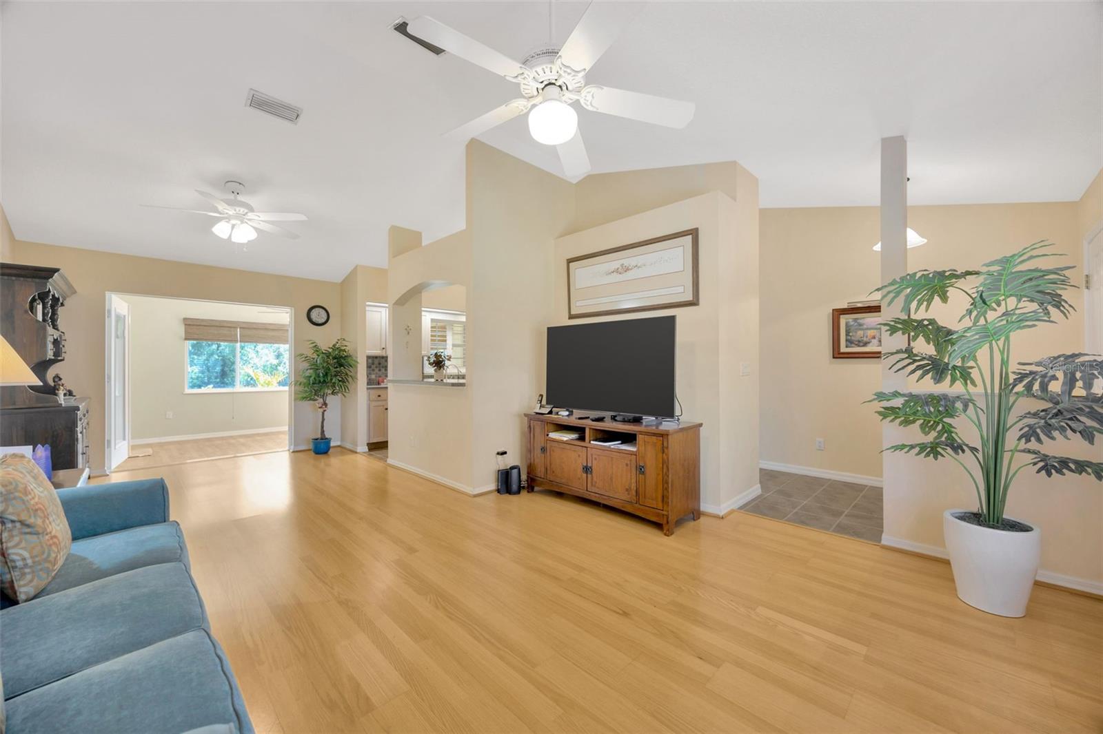 37157 Foxrun Place, FL