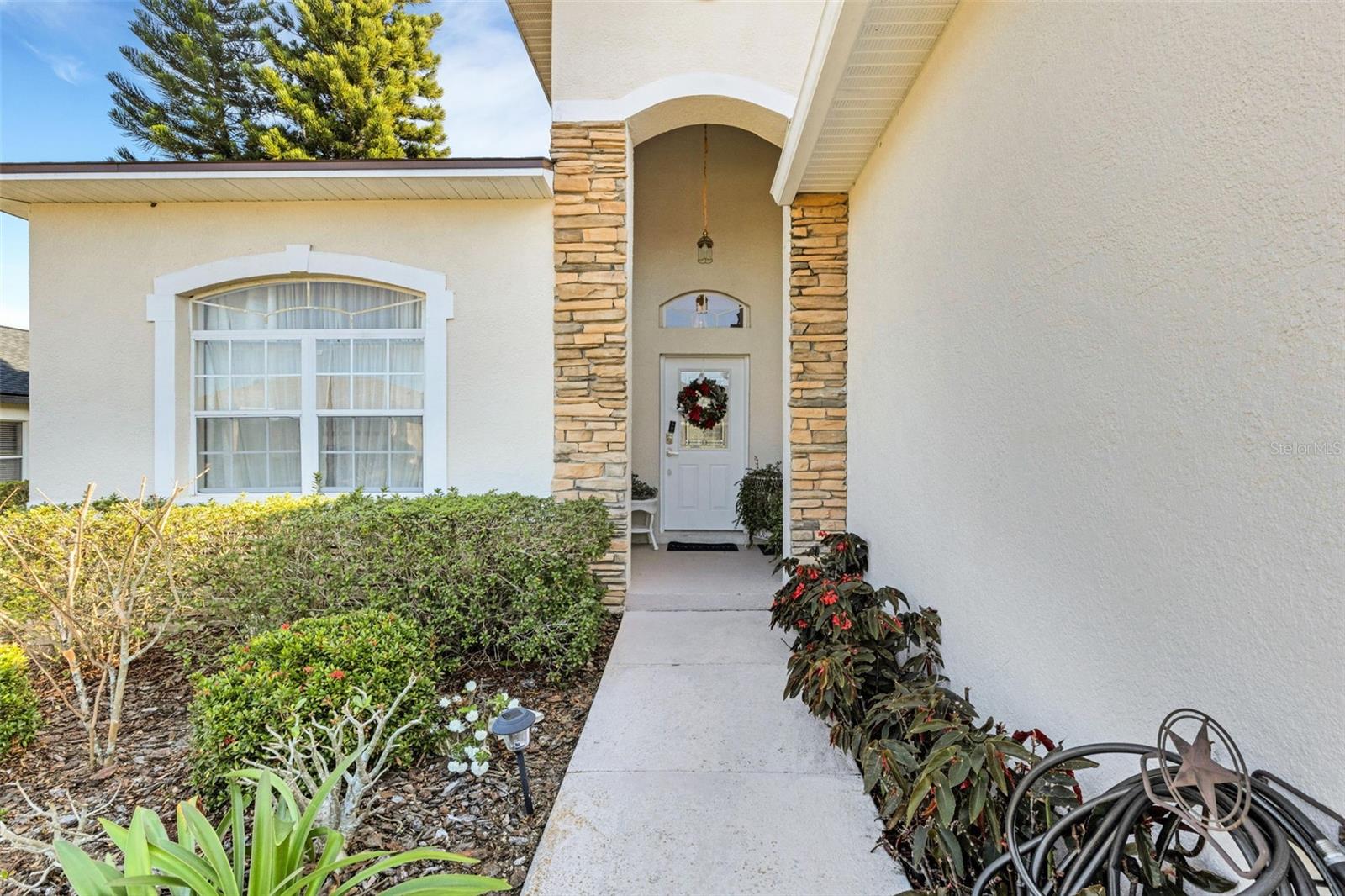 2617 Hickory View Loop, FL
