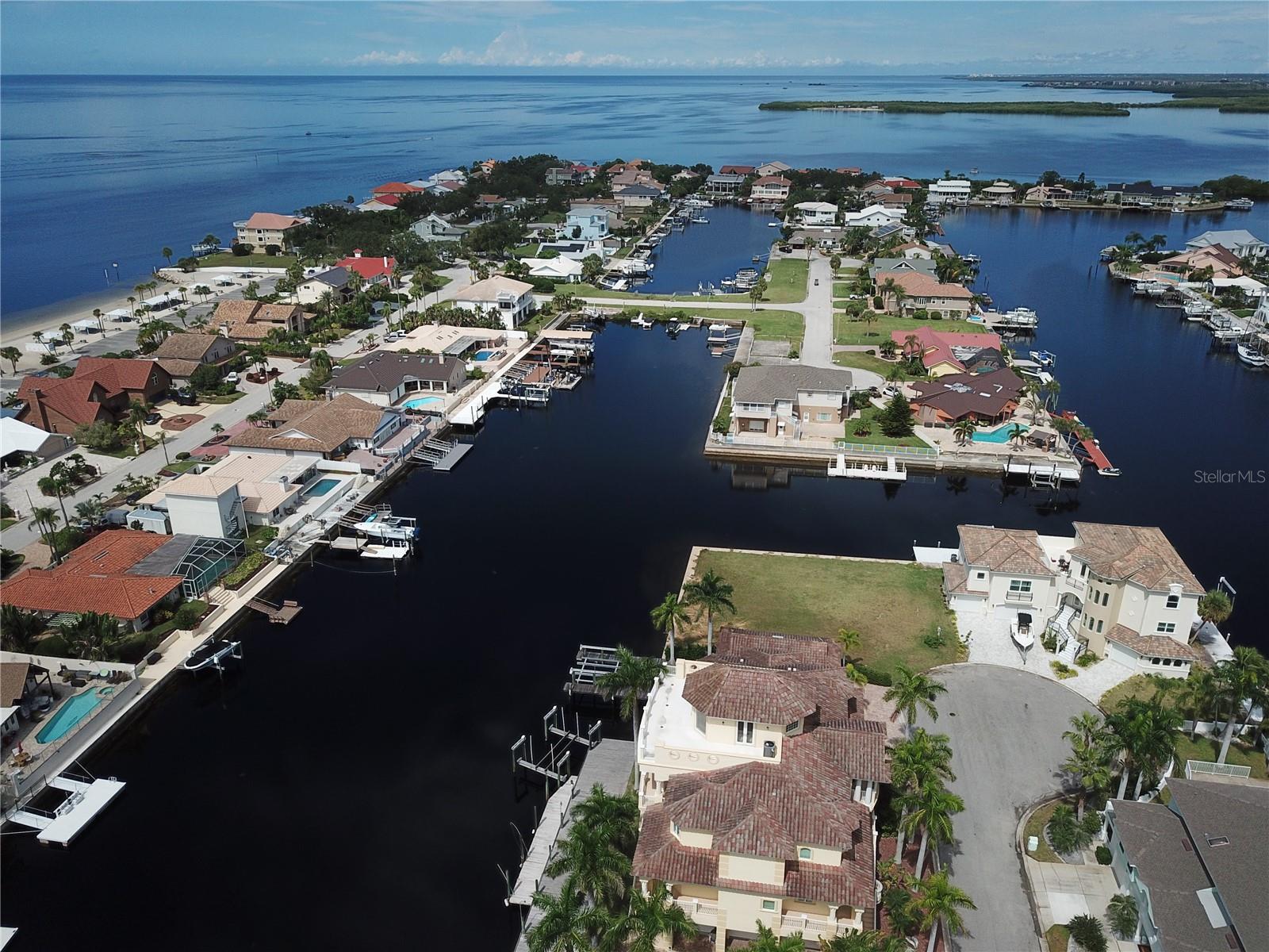5415 Captains Court, FL