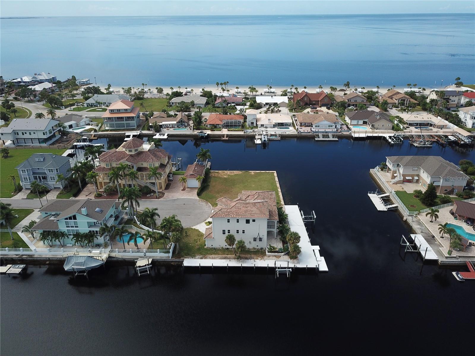 5415 Captains Court, FL