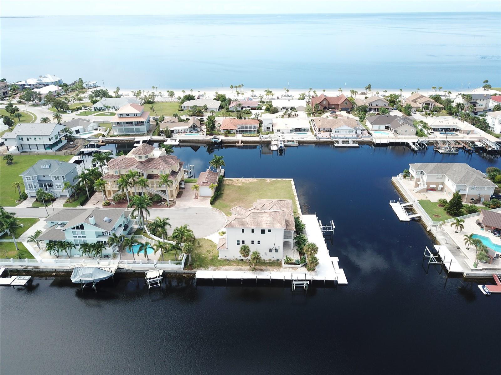 5415 Captains Court, FL